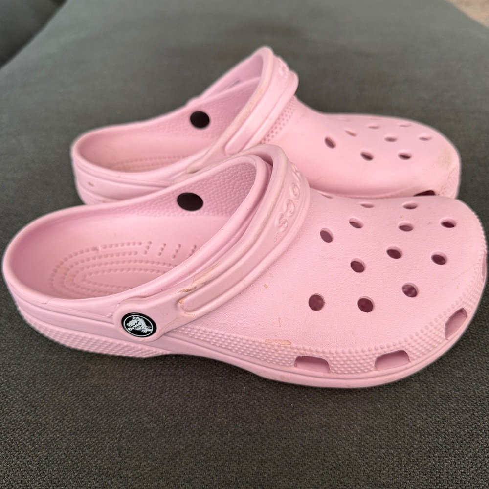 CROCS Pink Sandals with Ventilation and Heel Strap